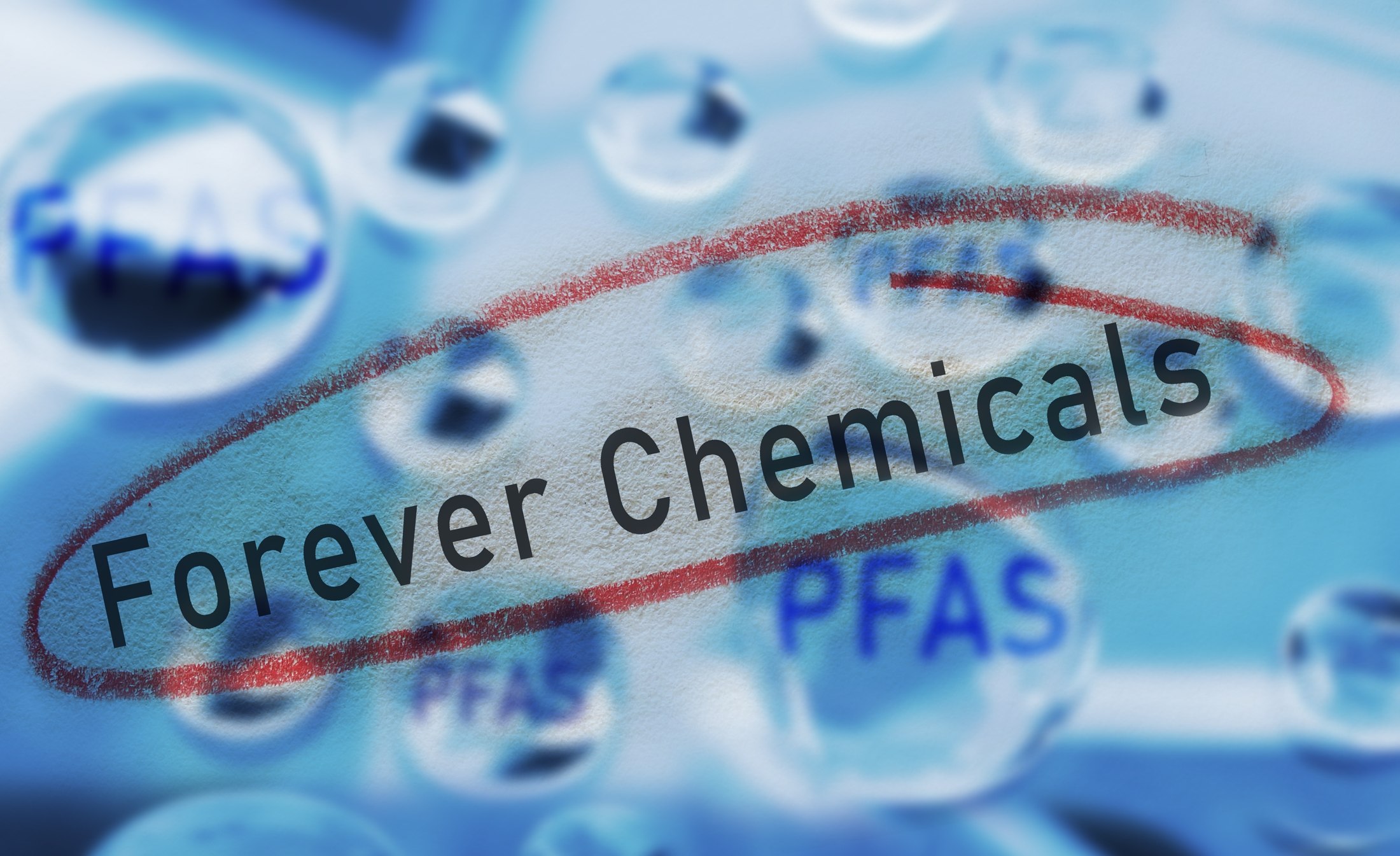 PFAS – obstojne kemikalije, simbolna fotografija