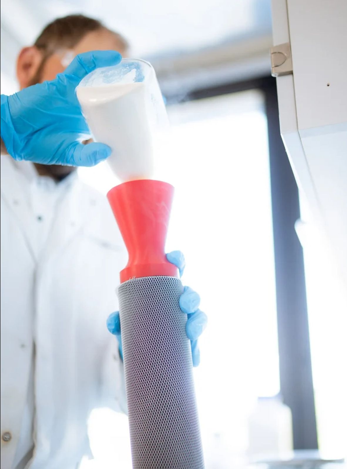 Priprava filtrskega vložka v laboratoriju